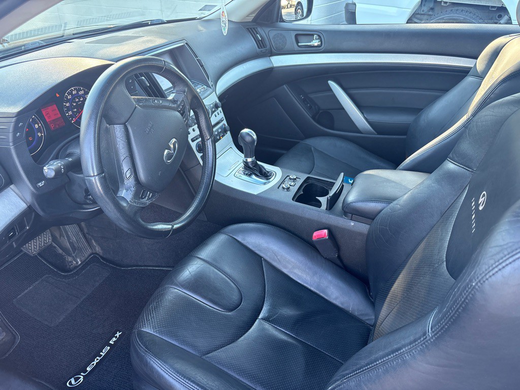 2009 INFINITI G37 Image 12
