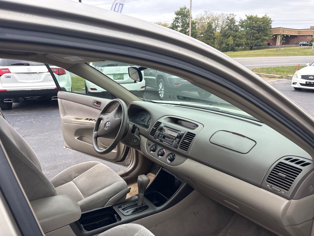 2003 Toyota Camry Image 10