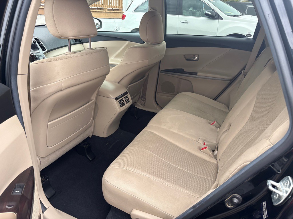 2012 Toyota Venza Image 12