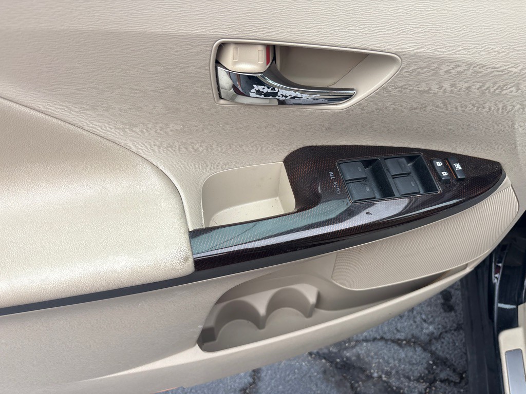 2012 Toyota Venza Image 16