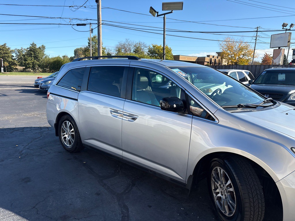 2011 Honda Odyssey Image 3