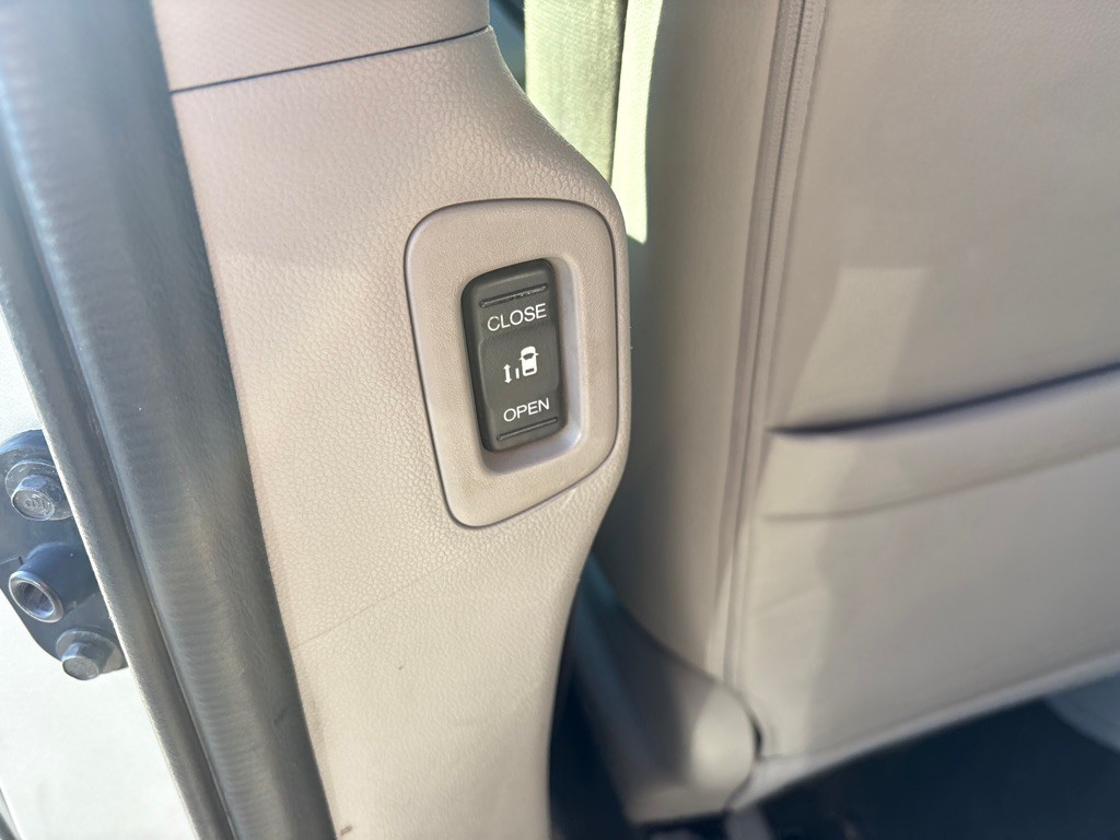 2011 Honda Odyssey Image 10