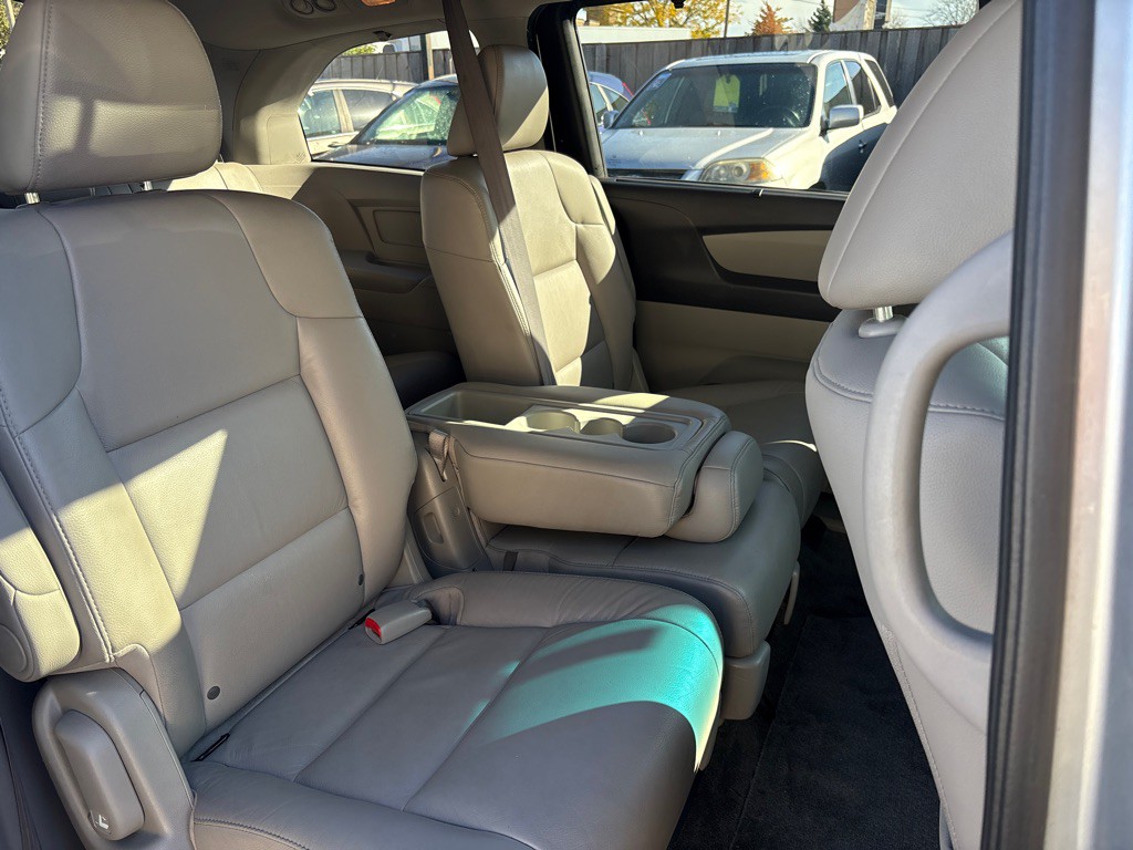 2011 Honda Odyssey Image 12