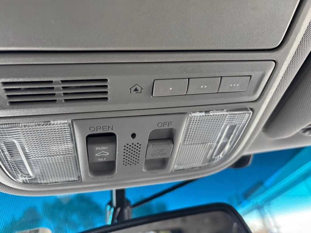 2011 Honda Odyssey Image 17