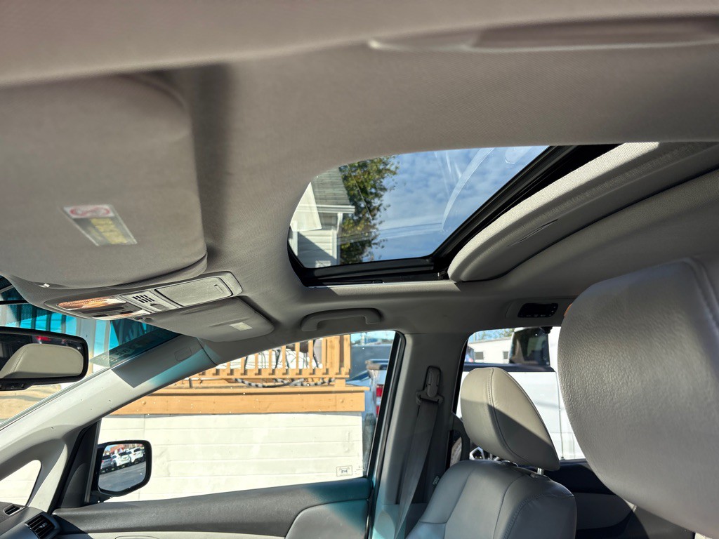 2011 Honda Odyssey Image 18