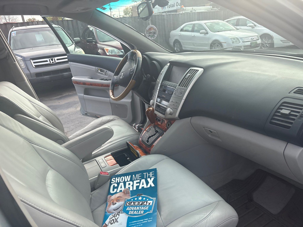 2005 Lexus RX Image 16