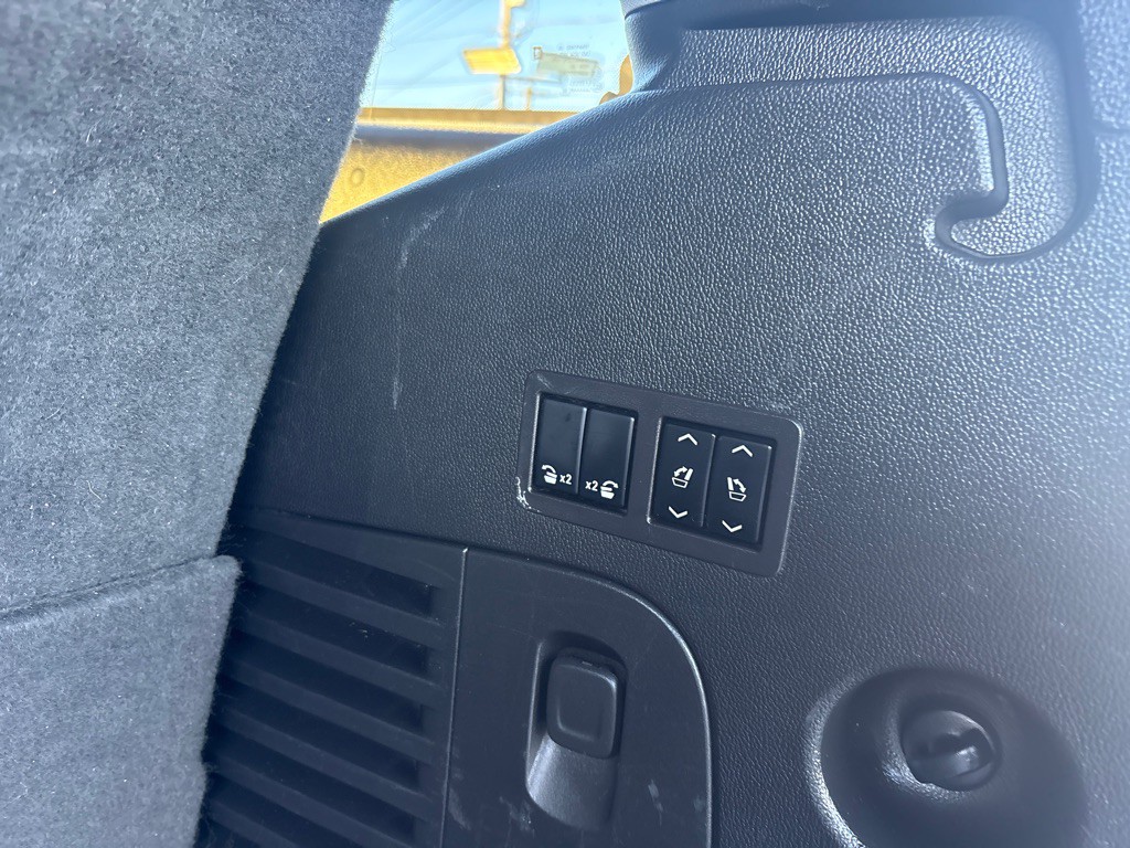 2018 Cadillac Escalade Image 9