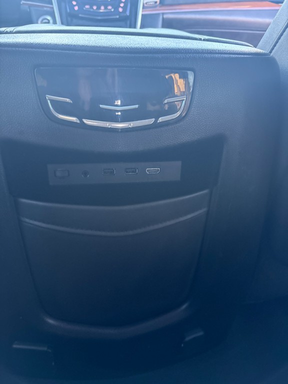 2018 Cadillac Escalade Image 16