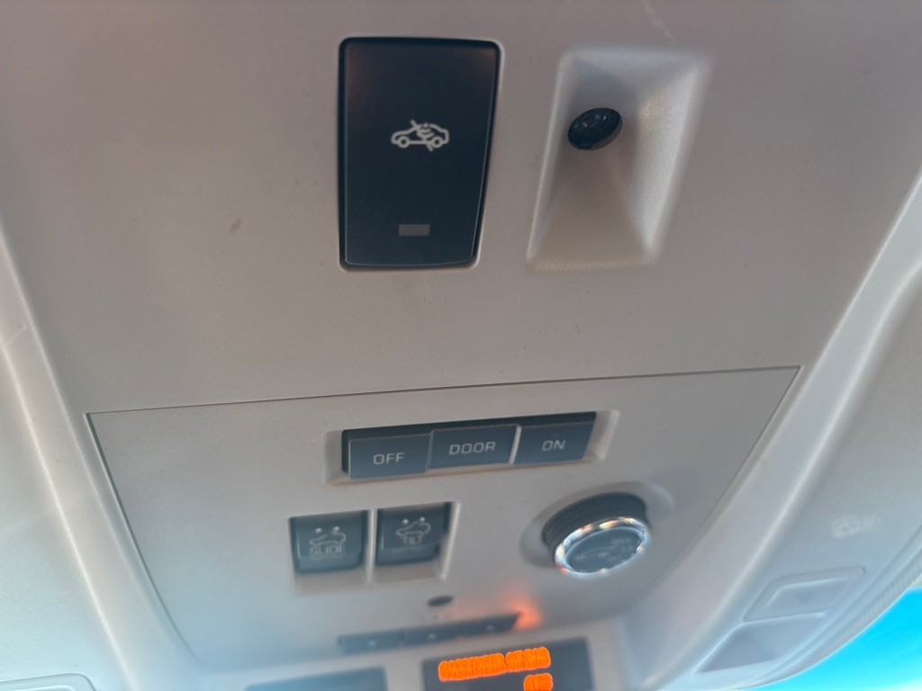 2018 Cadillac Escalade Image 20