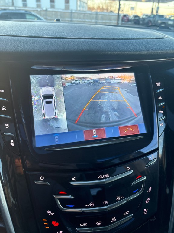 2018 Cadillac Escalade Image 28