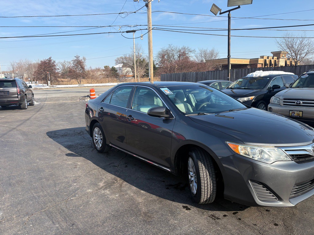 2012 Toyota Camry Image 3