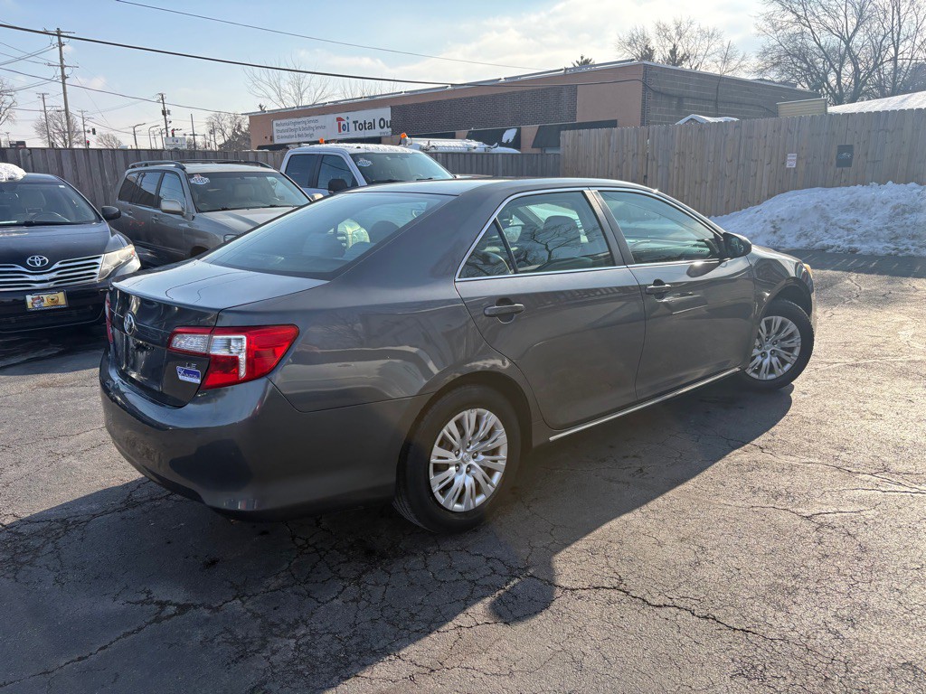 2012 Toyota Camry Image 4