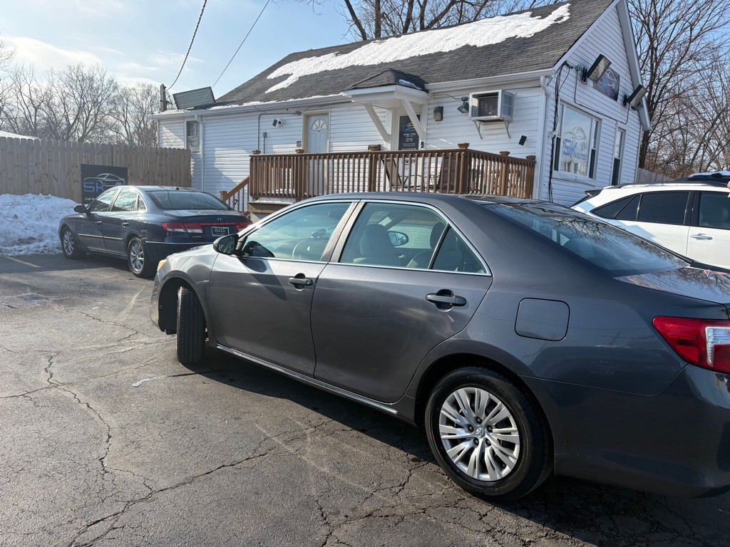 2012 Toyota Camry Image 6