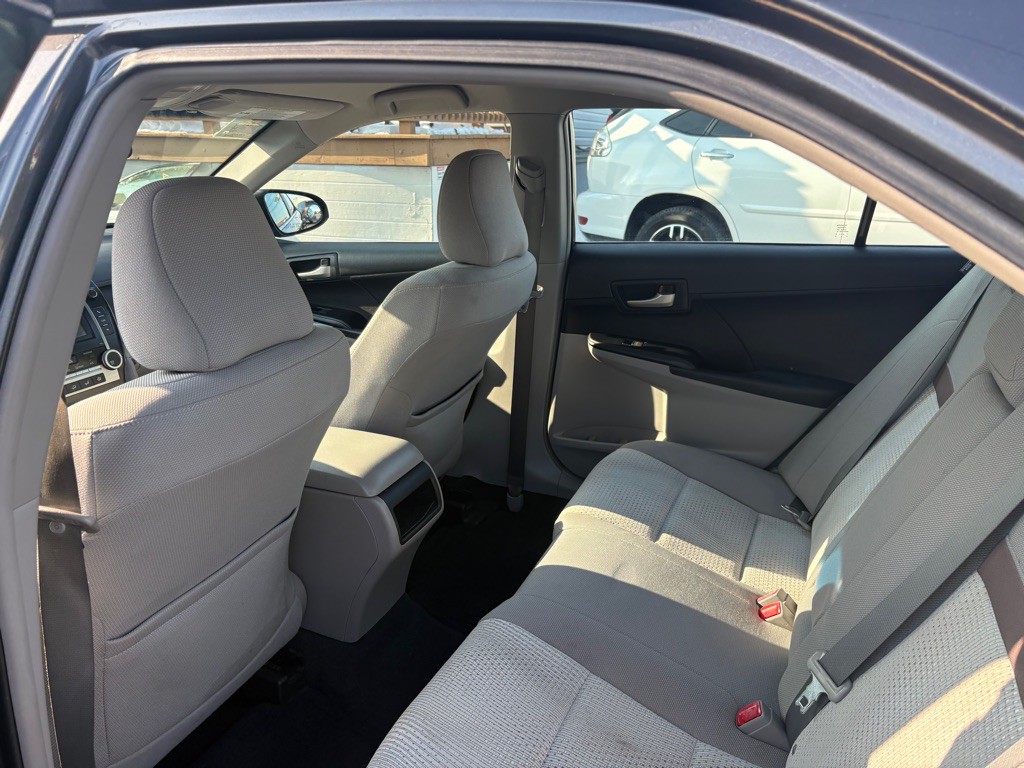 2012 Toyota Camry Image 9