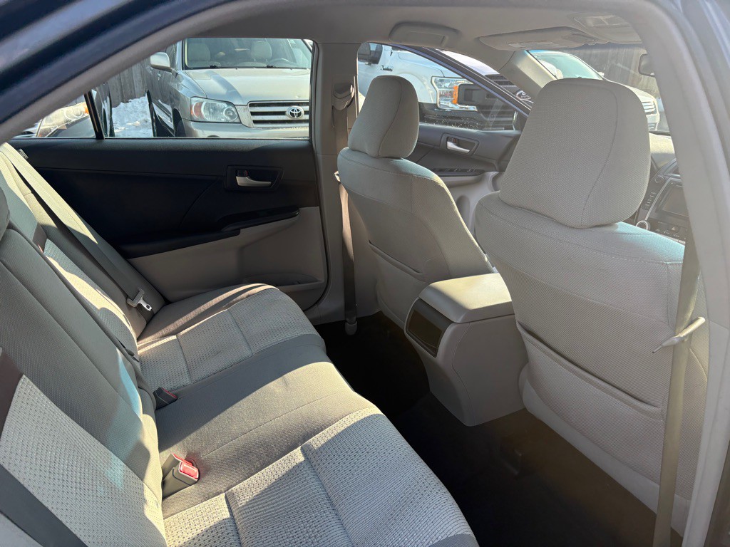 2012 Toyota Camry Image 10