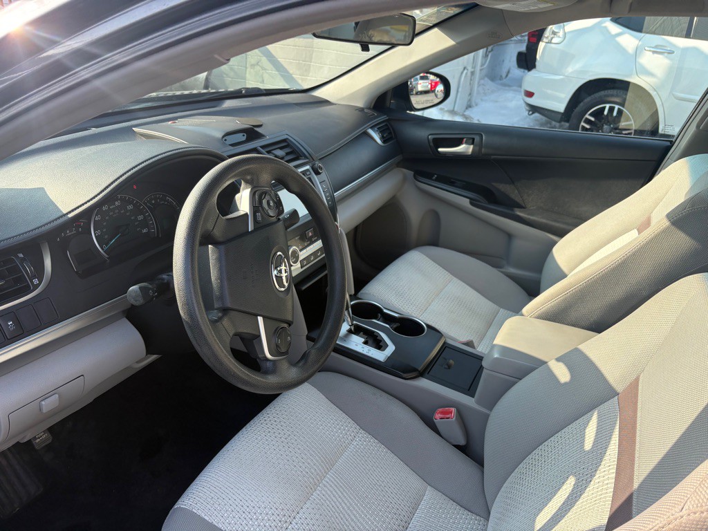 2012 Toyota Camry Image 12