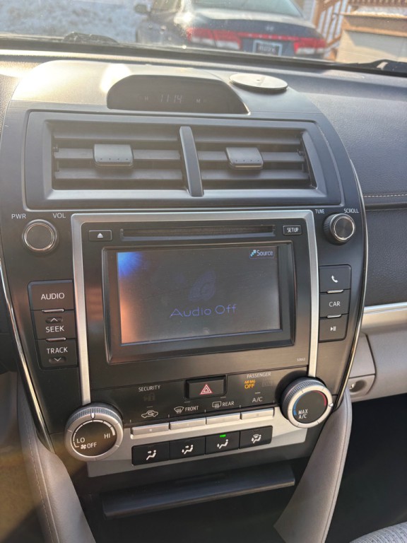 2012 Toyota Camry Image 16