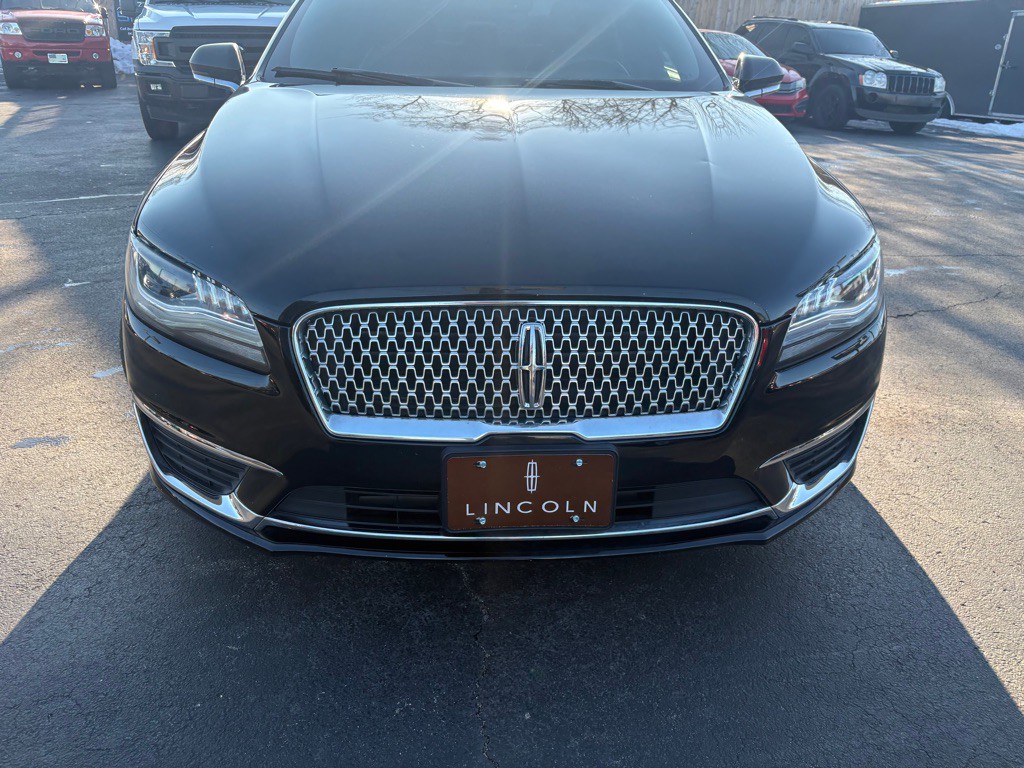 2017 Lincoln MKZ Image 2