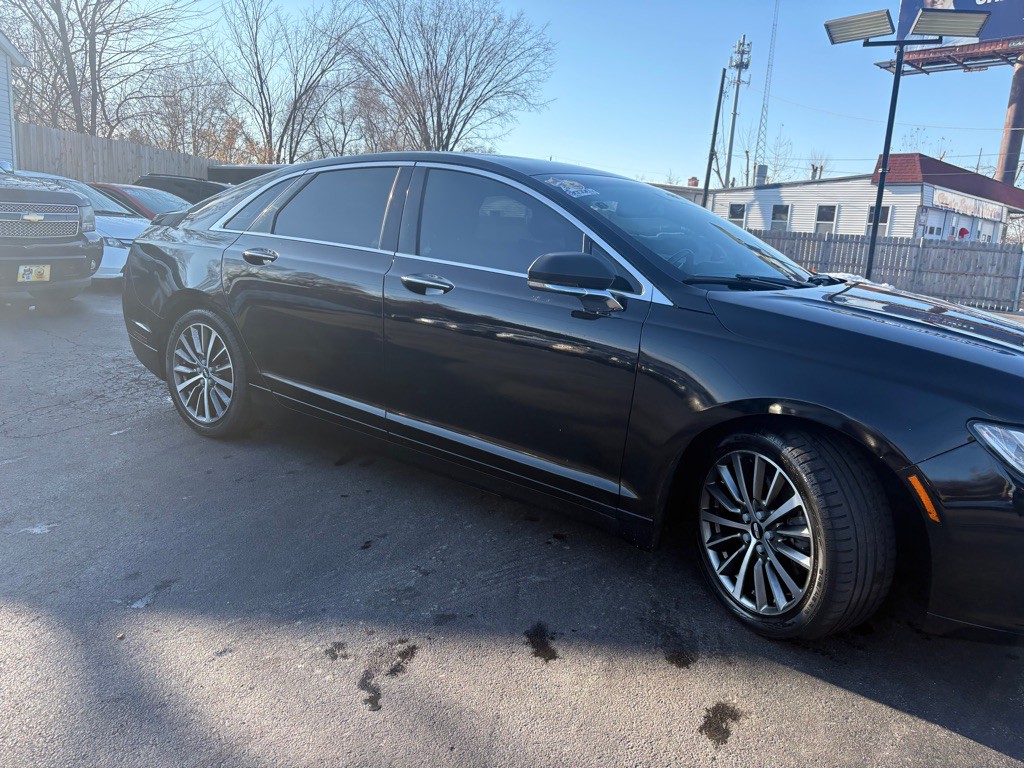 2017 Lincoln MKZ Image 3