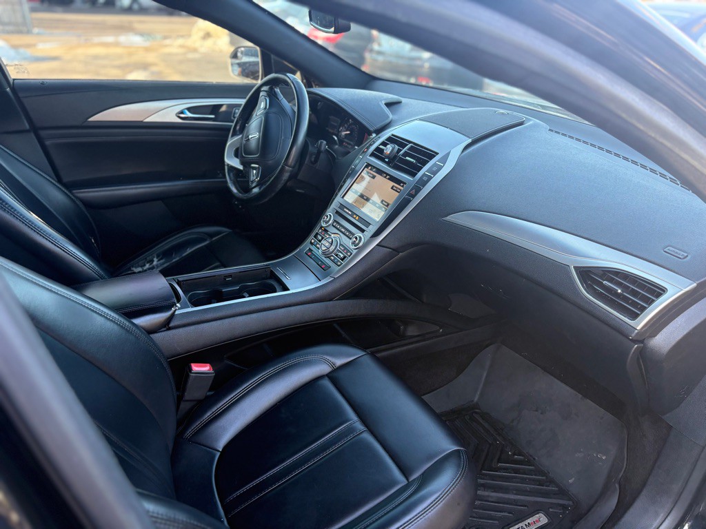 2017 Lincoln MKZ Image 12