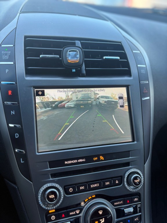 2017 Lincoln MKZ Image 18