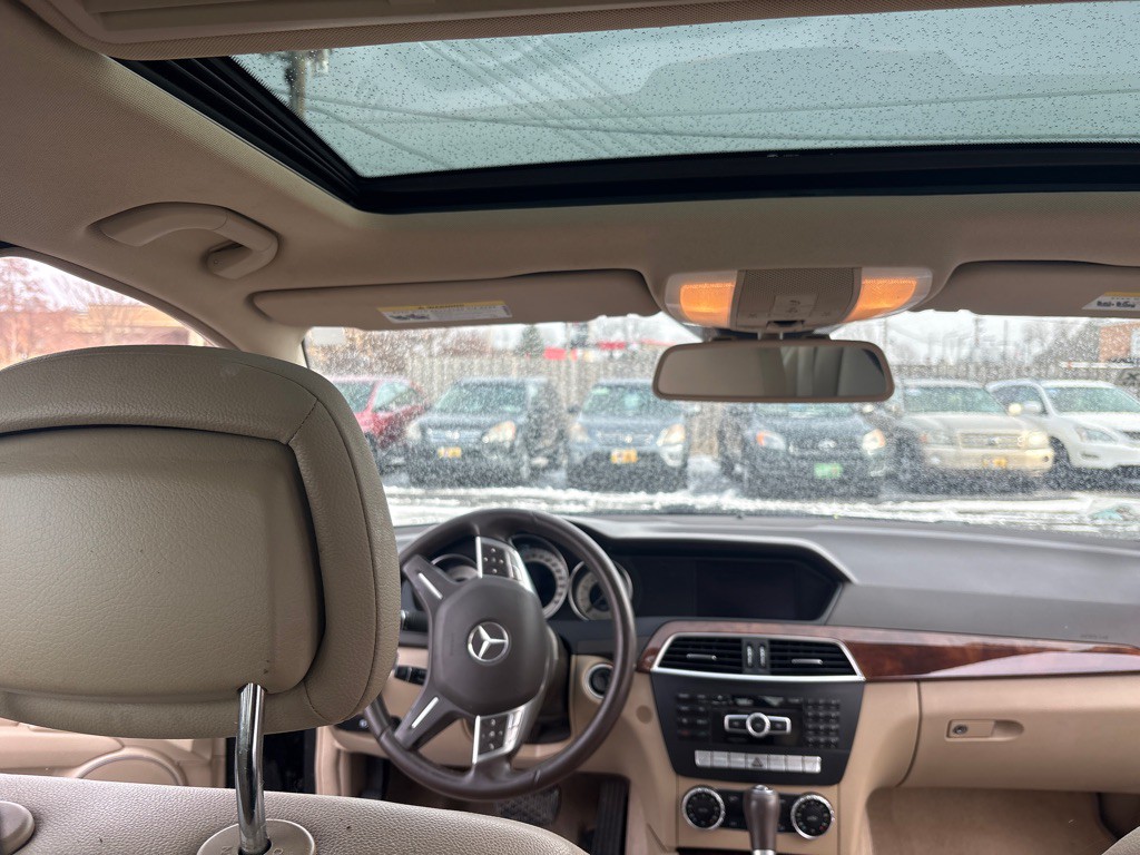 2014 Mercedes-Benz C-Class Image 12