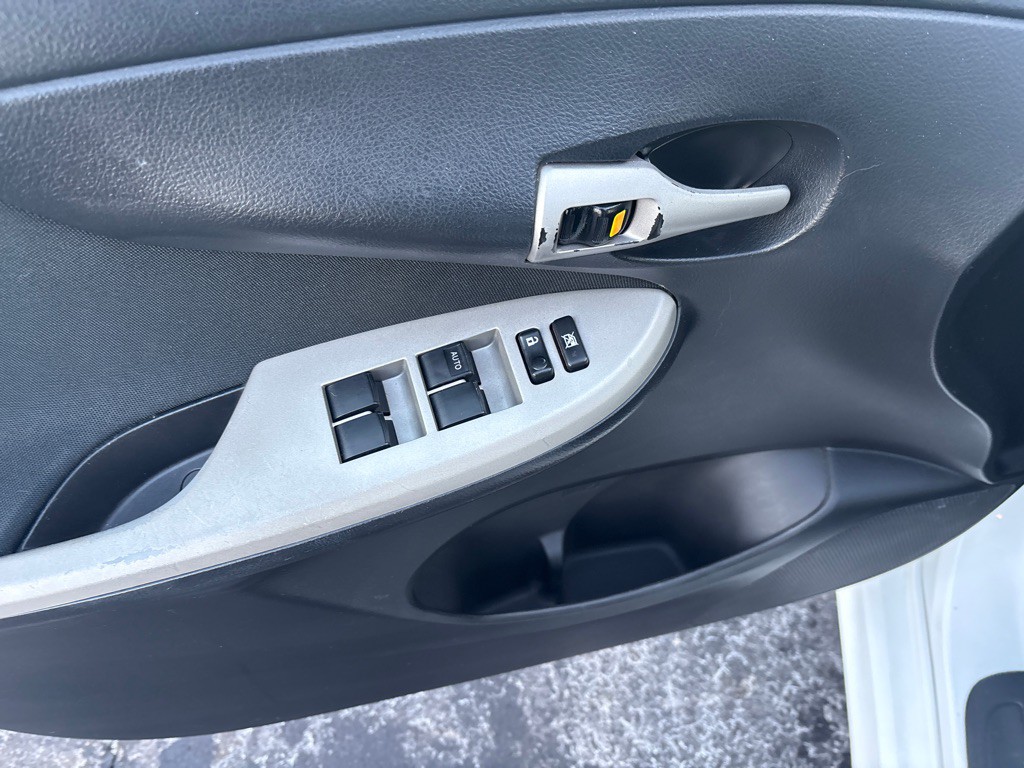 2010 Toyota Corolla Image 15