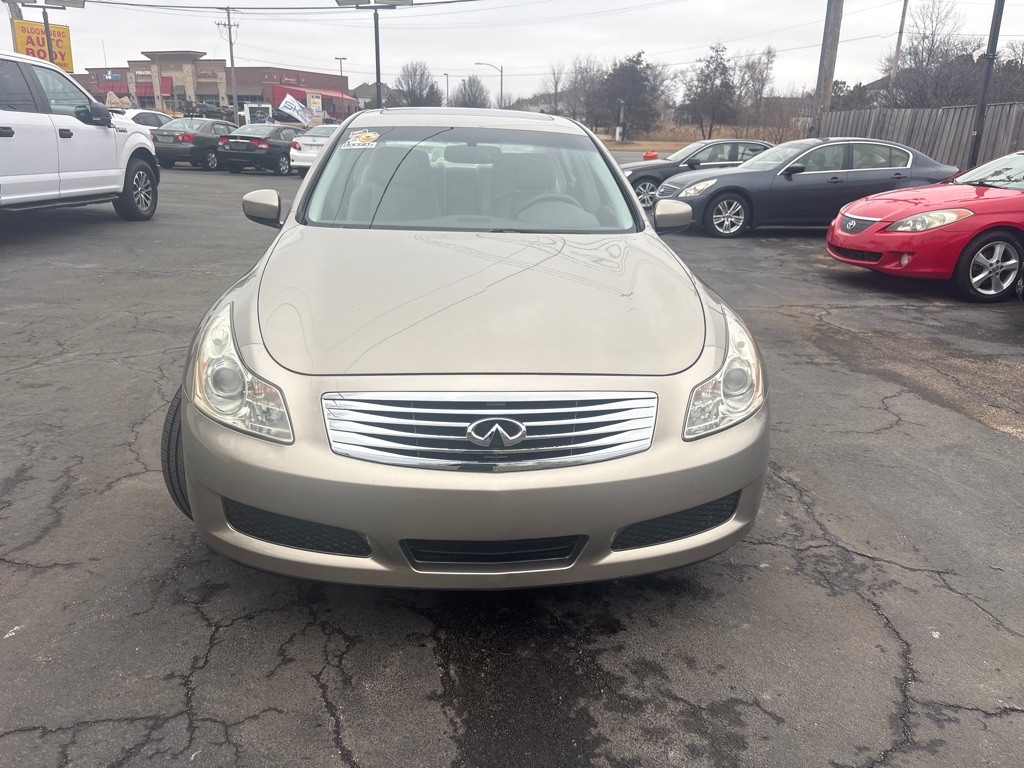 2009 INFINITI G37 Image 2