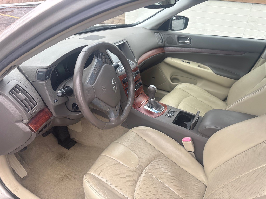 2009 INFINITI G37 Image 12