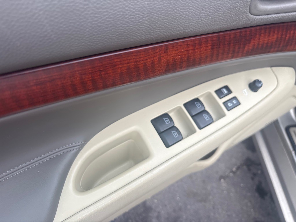 2009 INFINITI G37 Image 13