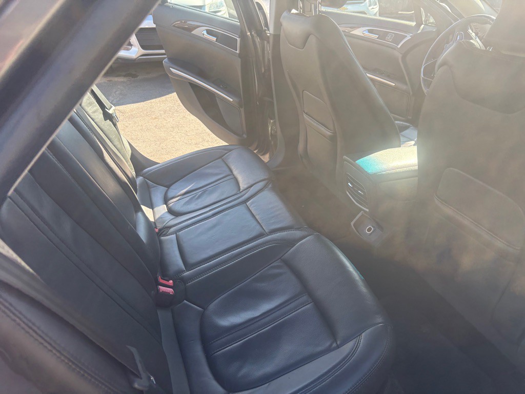 2014 Lincoln MKZ Image 10