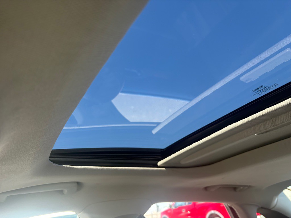 2014 Lincoln MKZ Image 17