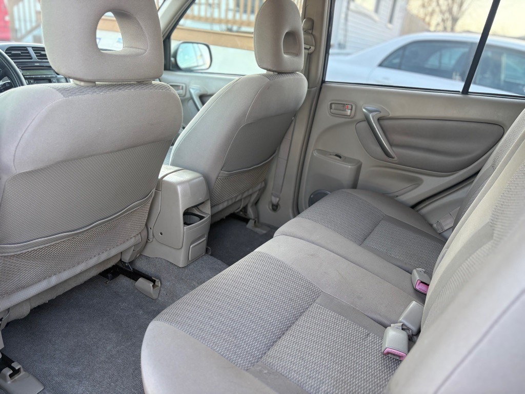2004 Toyota Rav4 Image 12