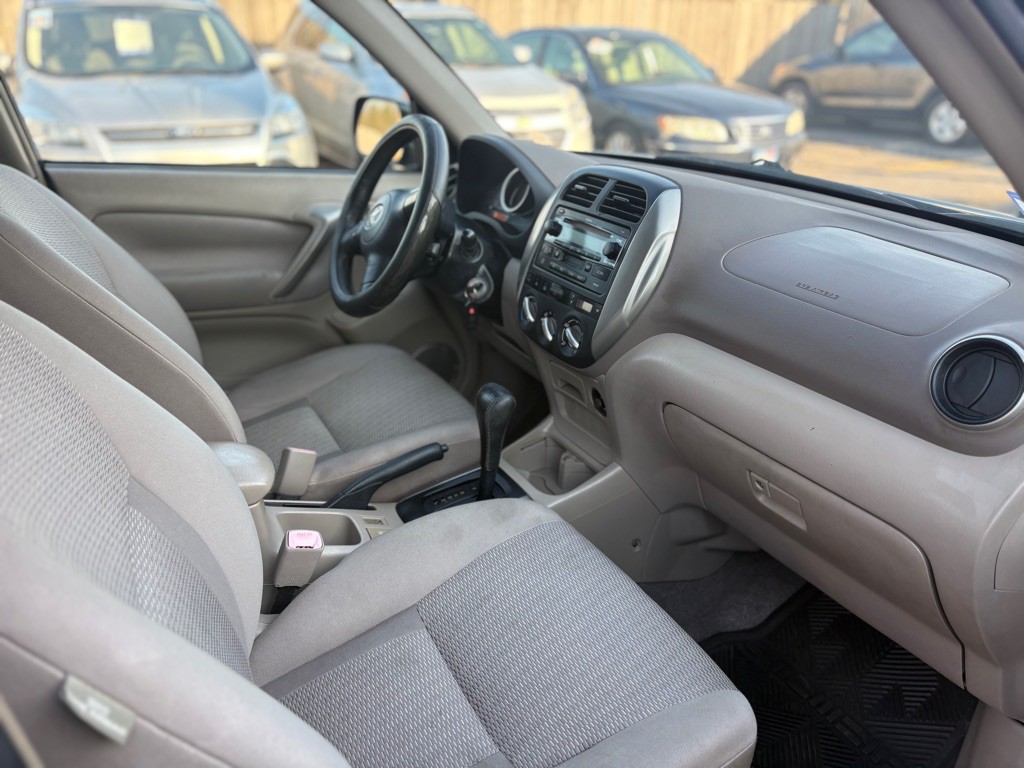 2004 Toyota Rav4 Image 13
