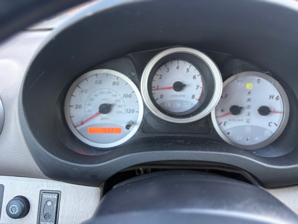 2004 Toyota Rav4 Image 18