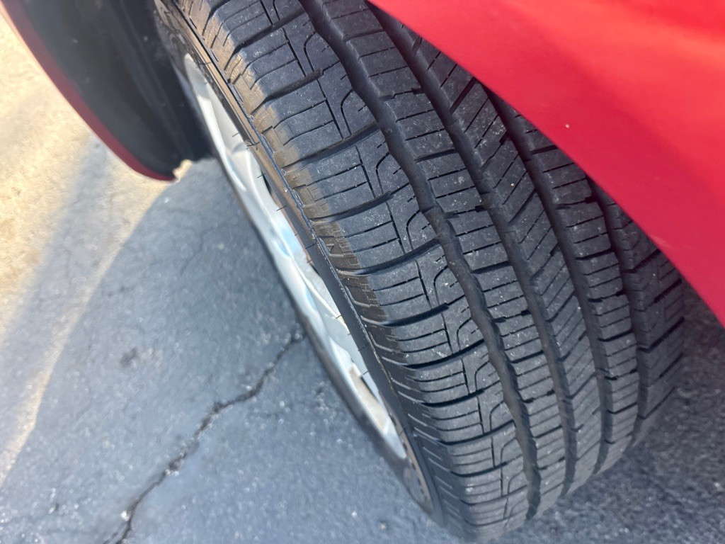 2004 Pontiac Vibe Image 7