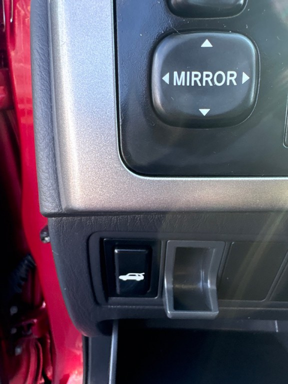 2004 Pontiac Vibe Image 8