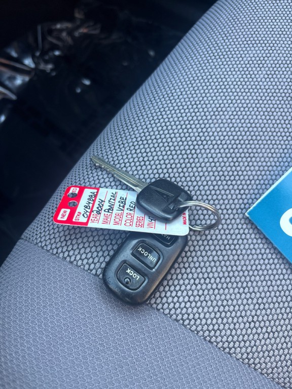 2004 Pontiac Vibe Image 26