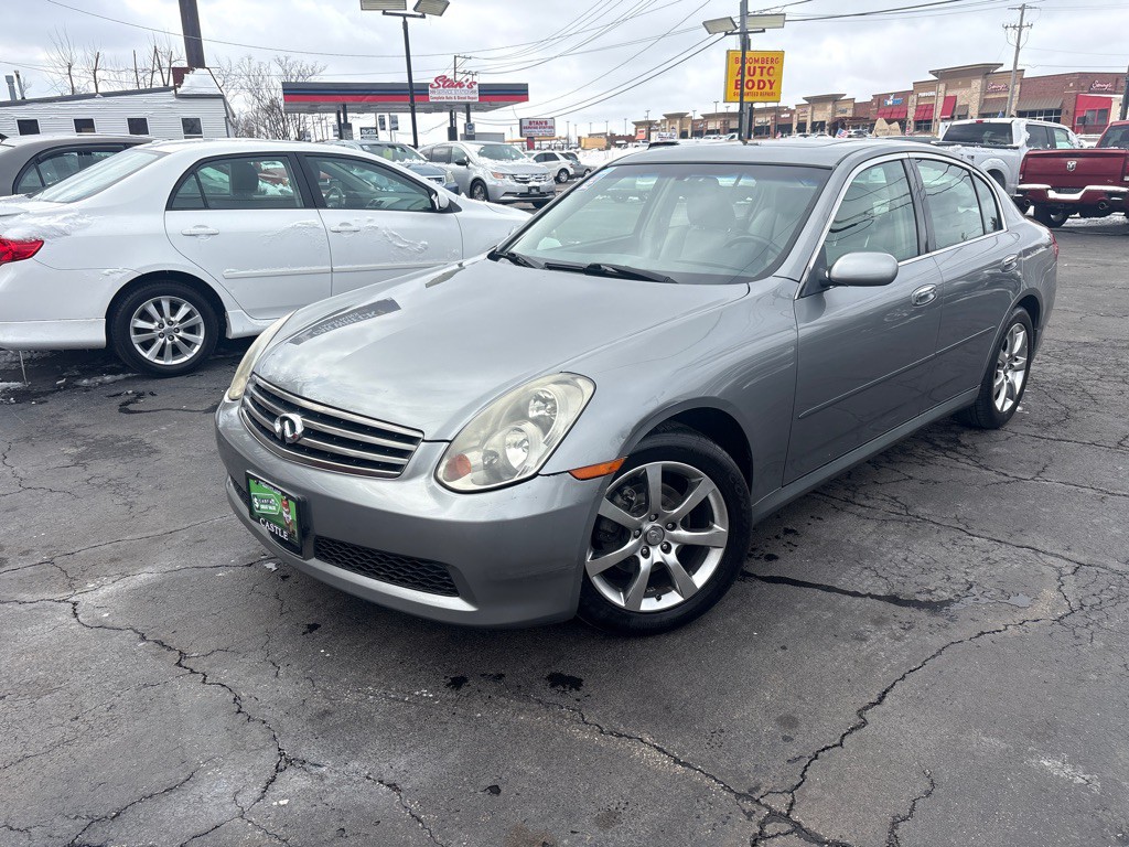 2005 INFINITI G35 Image 1