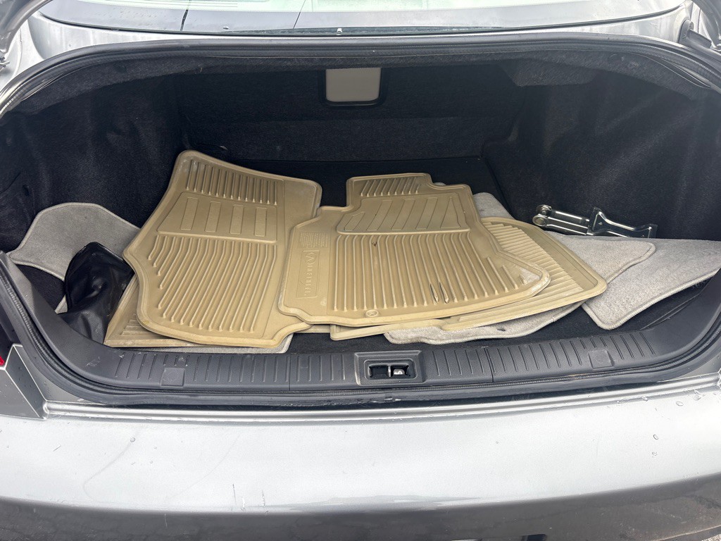 2005 INFINITI G35 Image 10