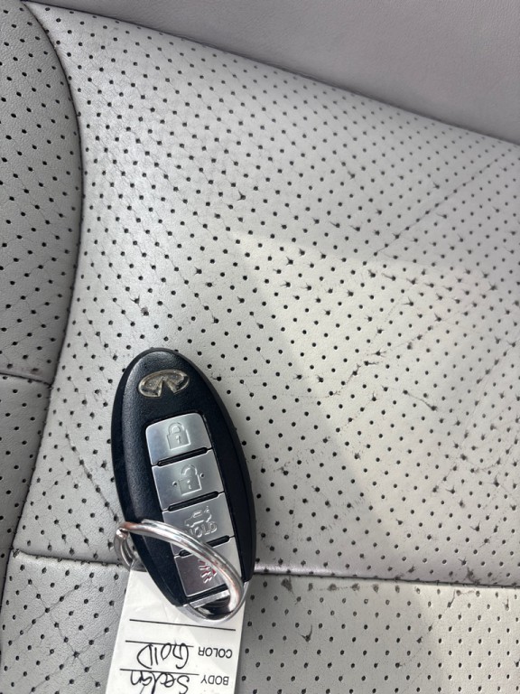 2005 INFINITI G35 Image 25