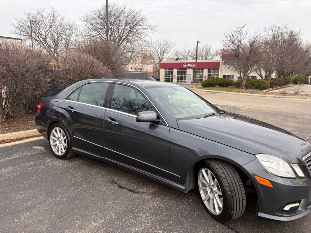 2011 Mercedes-Benz E-Class Image 3