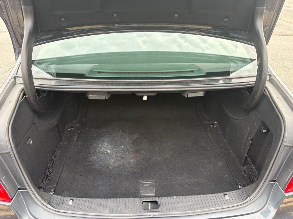 2011 Mercedes-Benz E-Class Image 9