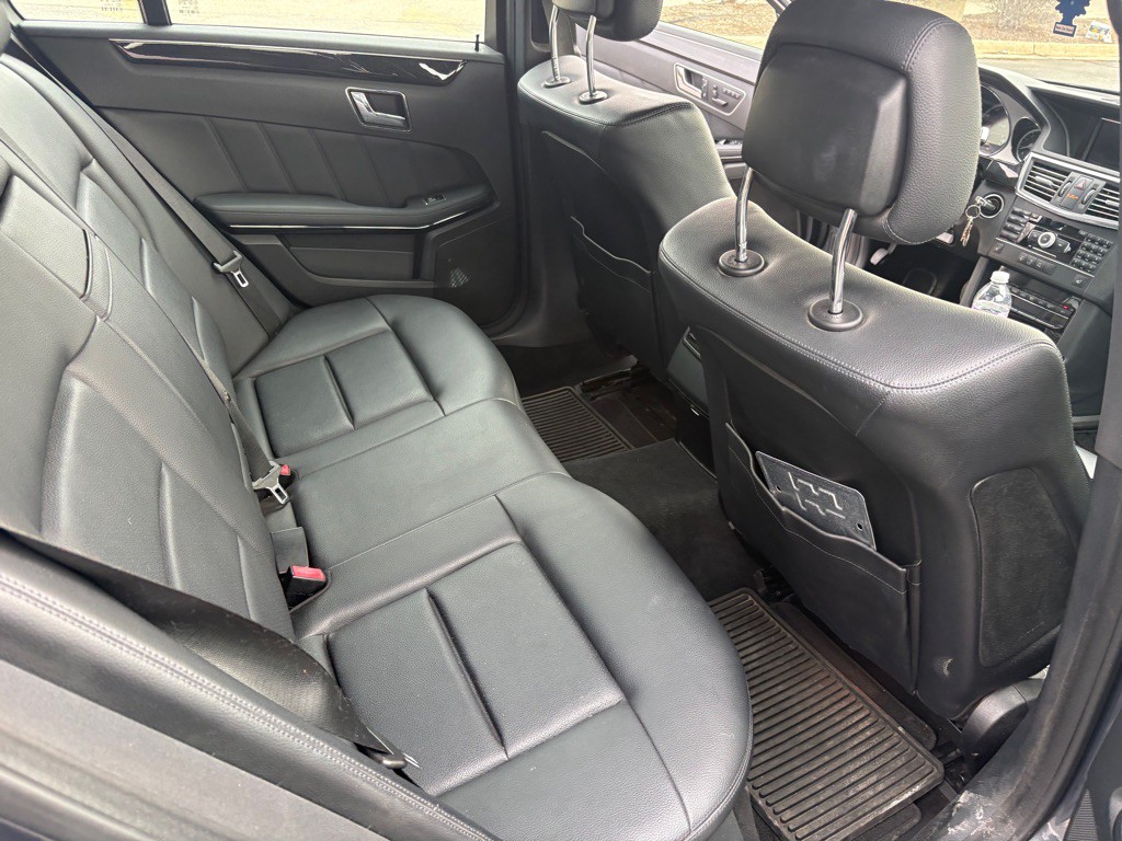 2011 Mercedes-Benz E-Class Image 11