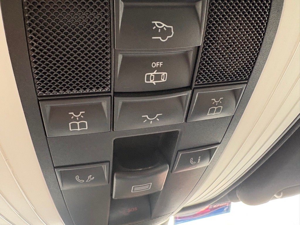 2011 Mercedes-Benz E-Class Image 16