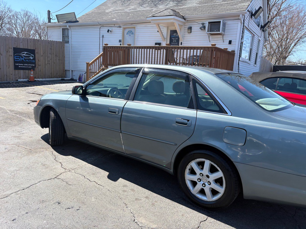 2000 Toyota Avalon Image 7