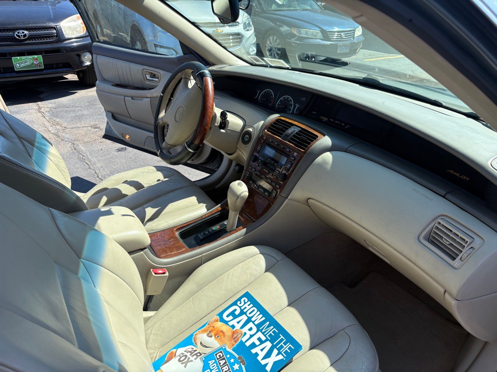 2000 Toyota Avalon Image 13