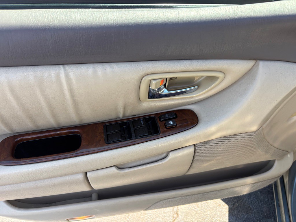 2000 Toyota Avalon Image 15