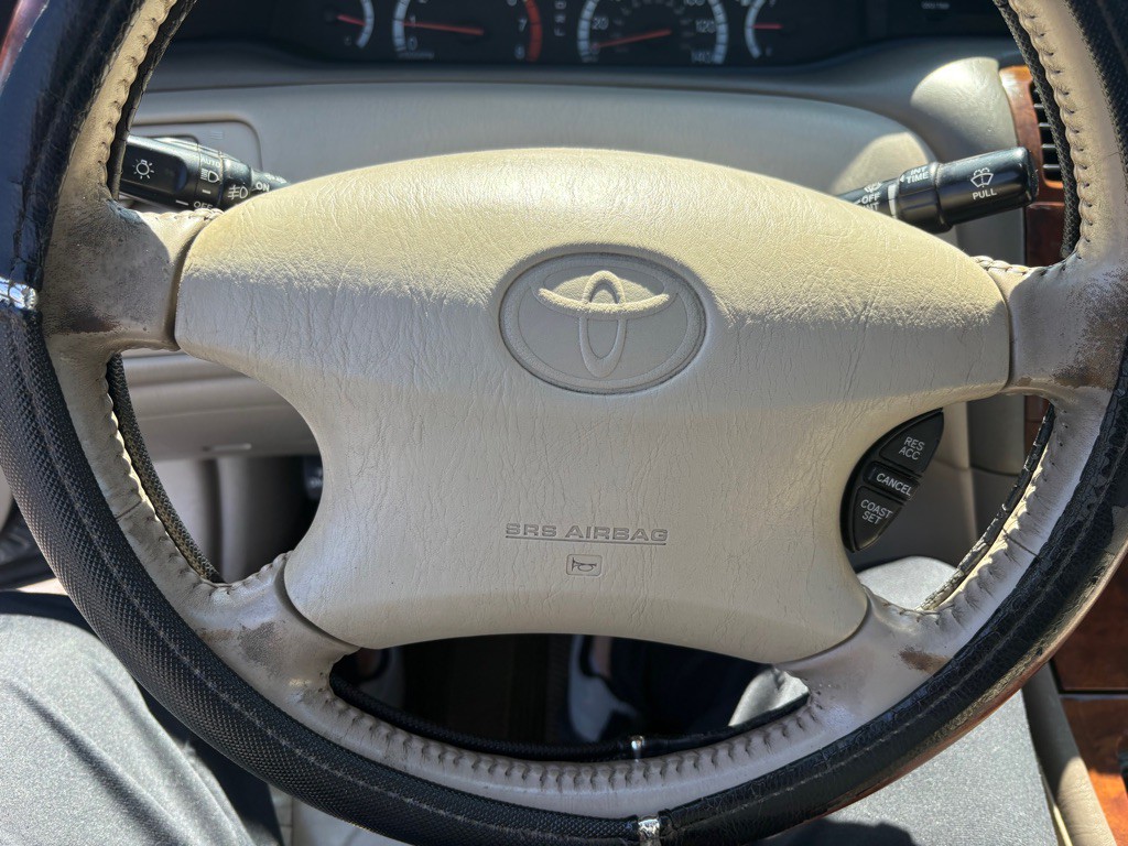 2000 Toyota Avalon Image 18