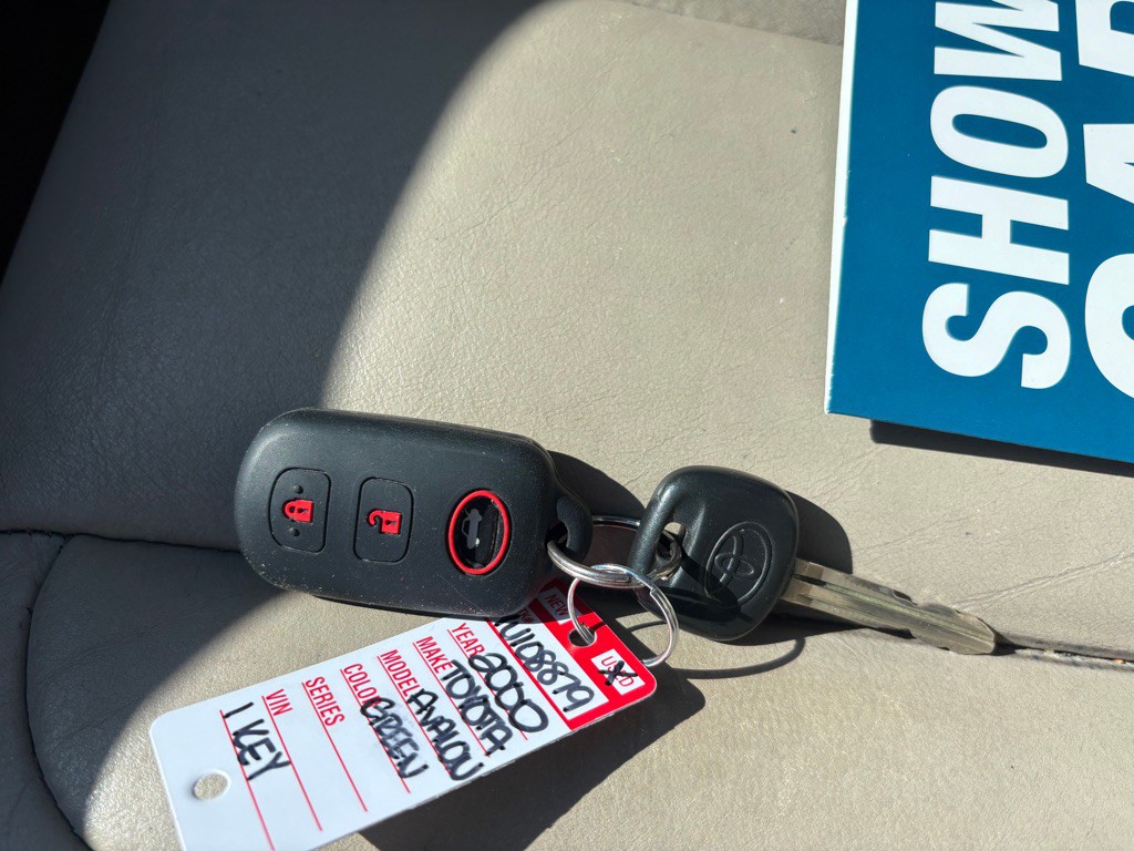 2000 Toyota Avalon Image 23